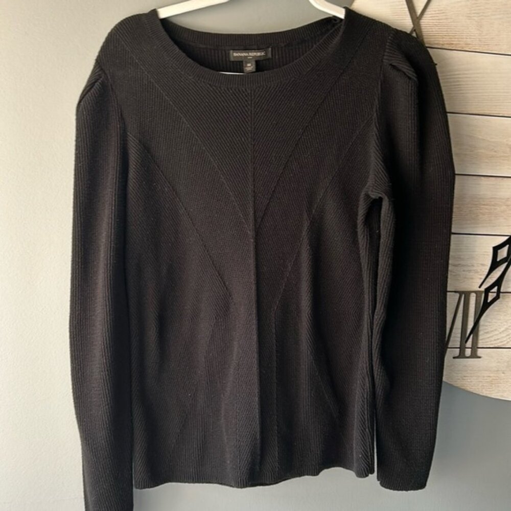 [M] Banana Republic Black Ruffle/Long Sleeve Sweater